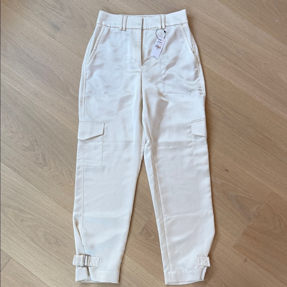 Express Women's Straight Leg Cargo Pants in Off-White